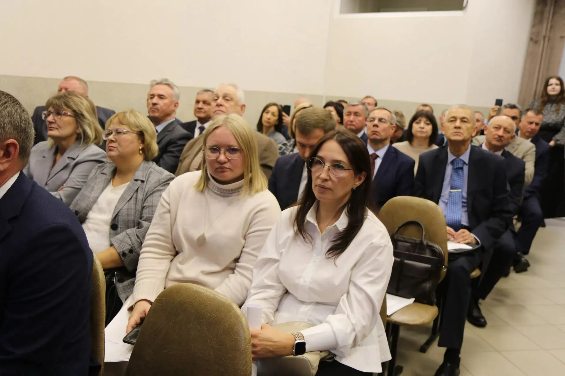 ⚡В Доме народов Алтайского края прошло заседание краевой комиссии по местному самоуправ...