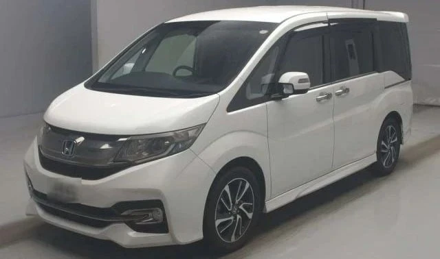 Поздравляем Валерия из Алчевска с покупкой Honda Stepwagon Spada Cool Spirit 2015 года
