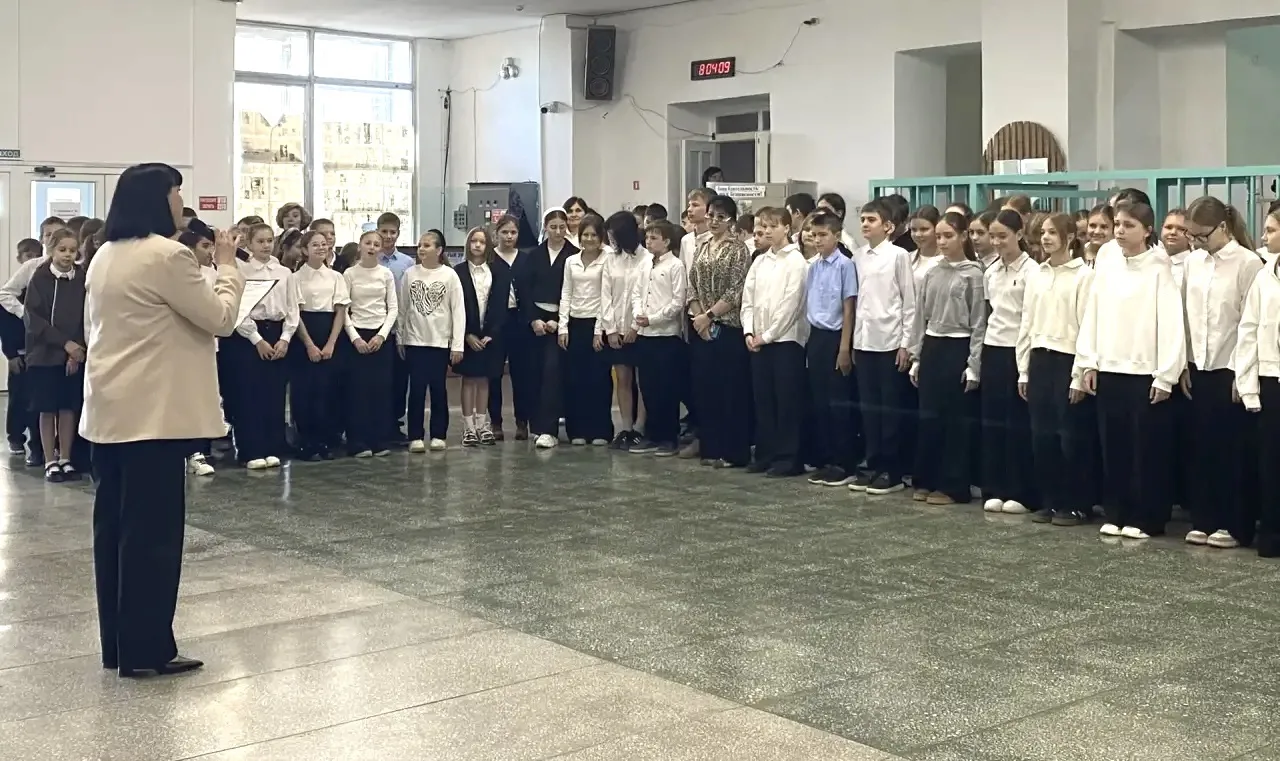🤩 12 октября в МБОУ СОШ 2 состоялась торжественная линейка с участием  5-х и 7-х классов!