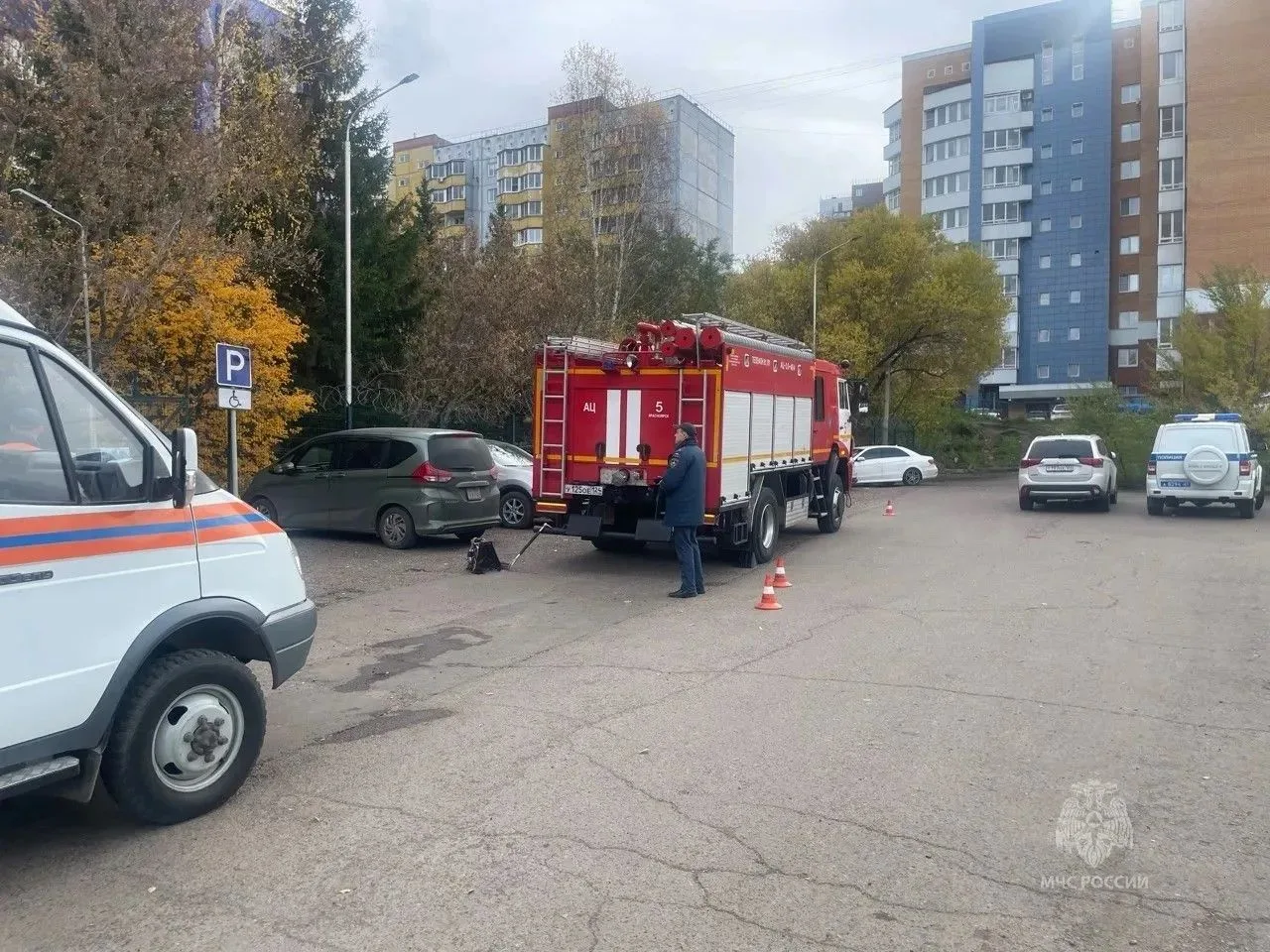 ‼️ В Красноярске сегодня произошло обрушение строительных лесов. В результате один чело...
