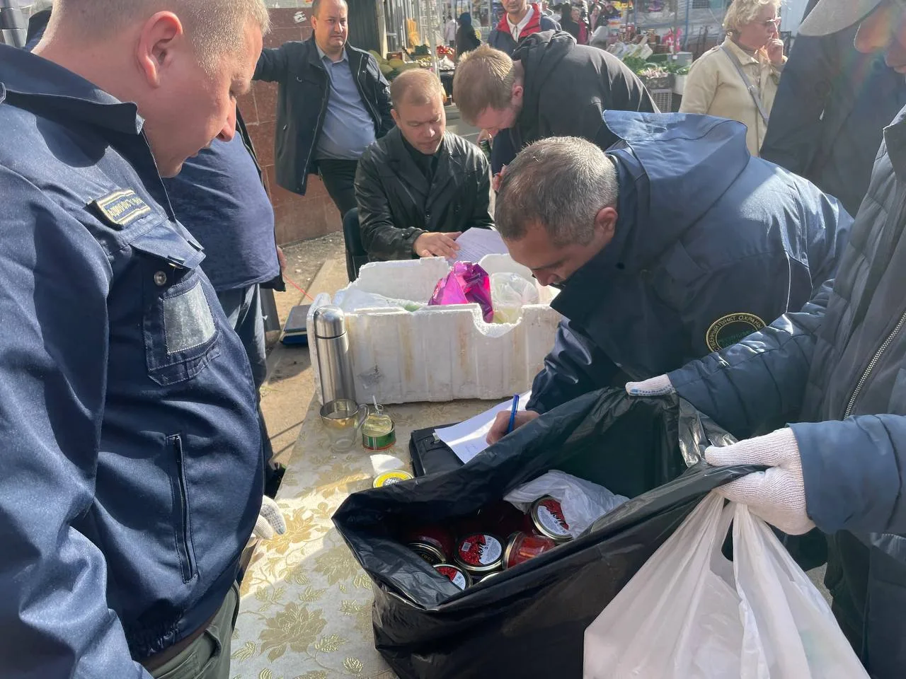 👮🏻 В Казани провели очередной рейд. У метро «Проспект Победы» выявлены нарушения: сос...