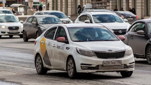 Когда менять резину в Новосибирске: автоэксперт назвал точный срок