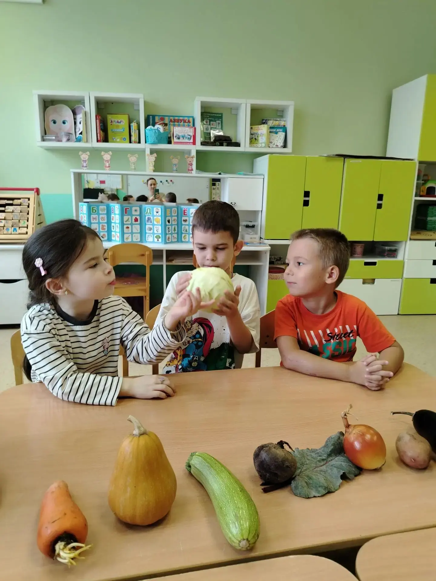 Группы "Весёлые гномики" и "Непоседы". Логопедическое занятие. Тема занятия: "Овощи. Ог...