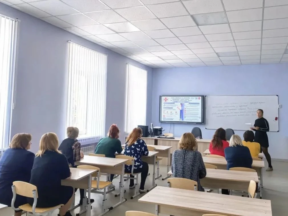 🗣 В ГБОУ «Металлистовская школа им. Н. Островского Амвросиевского м.о.» прошло родител...