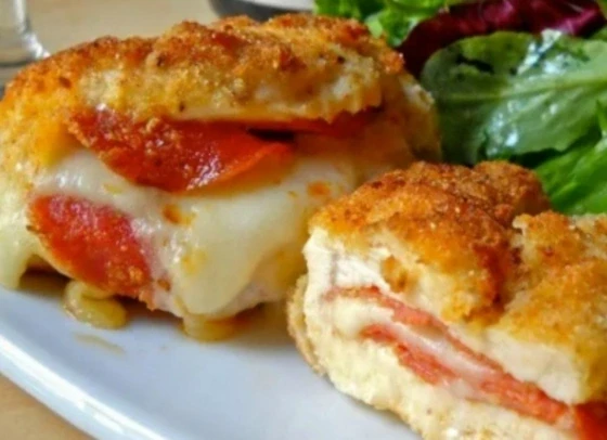 КУРИЦА С СЫРОМ И BЕТЧИНОЙ