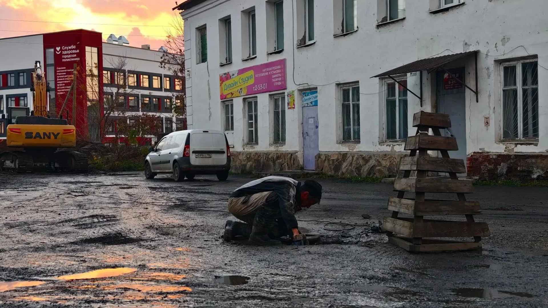 Жители домов на ул.Ленина и пер. Почтовом, запаситесь водой!