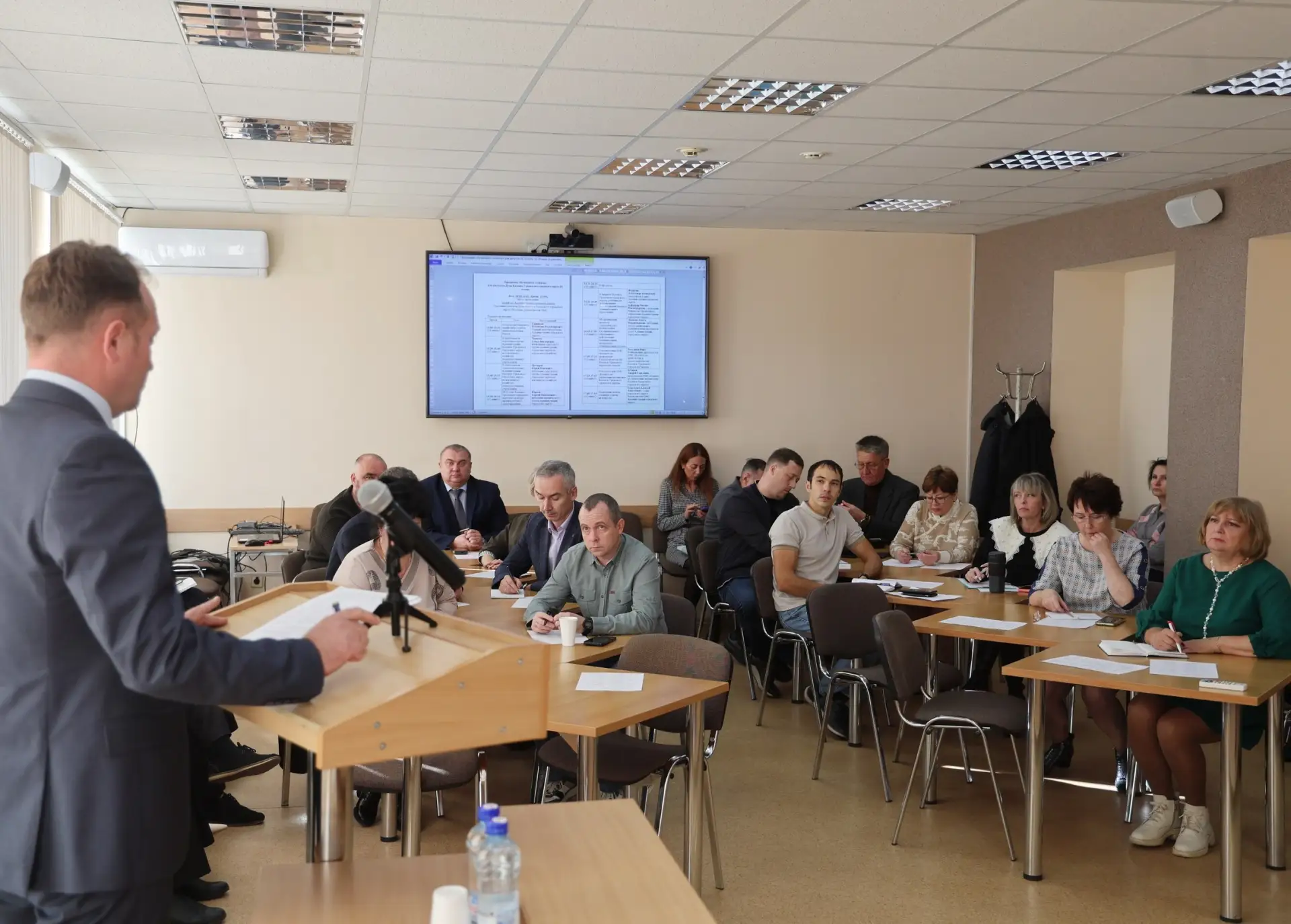 Для депутатов думы провели семинар
