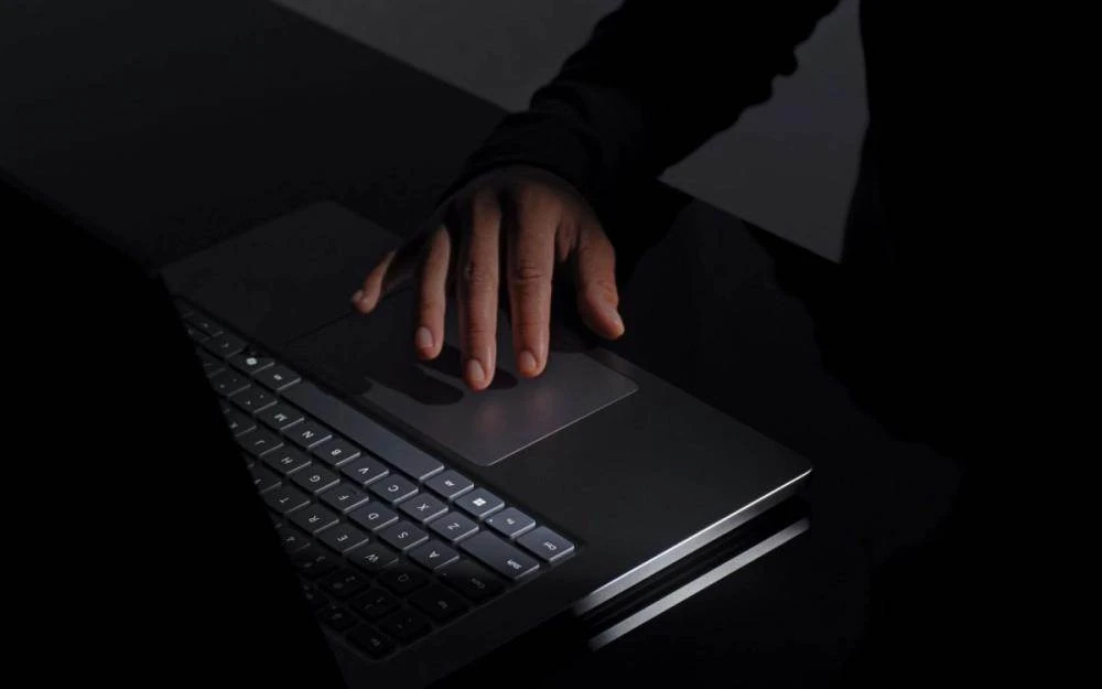 Microsoft добавила аналог MagSafe в новый Surface Laptop Ultra