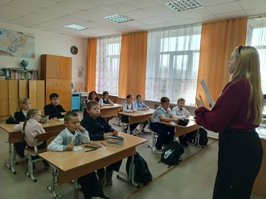 В рамках Дня психического здоровья в начальной школе прошло творческое занятие «Поляна ...