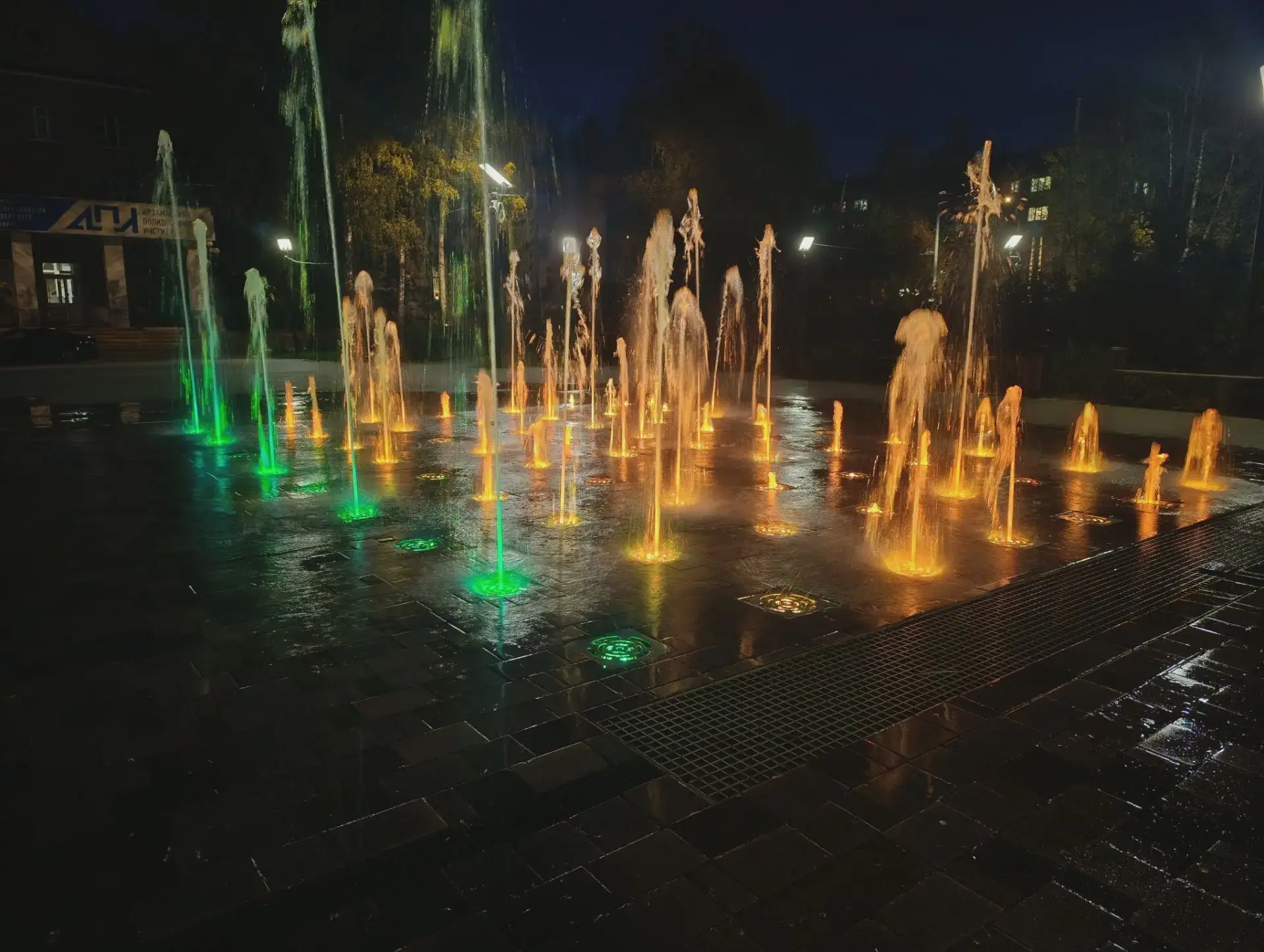 Вечерняя прогулка у фонтана 😍