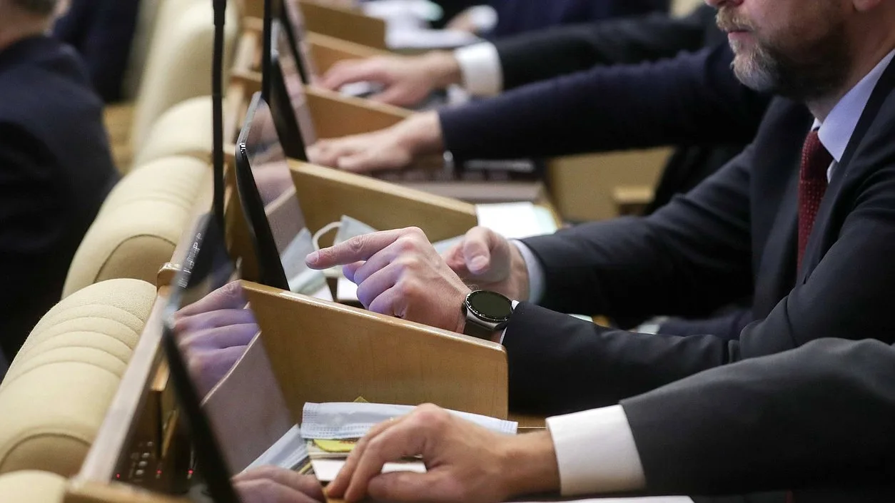‎Госдума приступила к активной законотворческой деятельности. Так, вчера в первом чтени...
