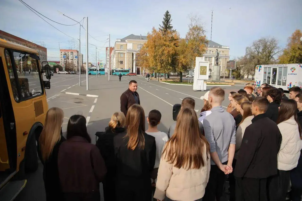 Глава Кургана стал проводить экскурсии по городу