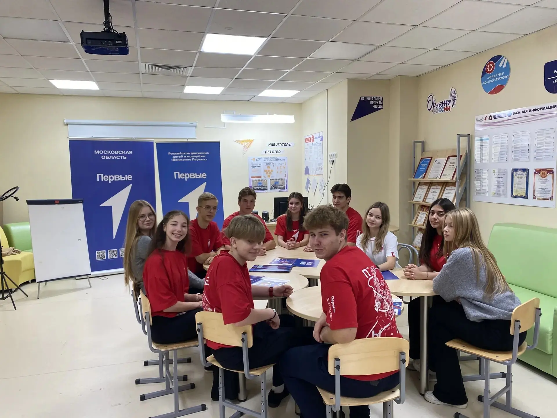 👫✊Гагаринцы и Титовцы встретились за игрой! 🎲✨