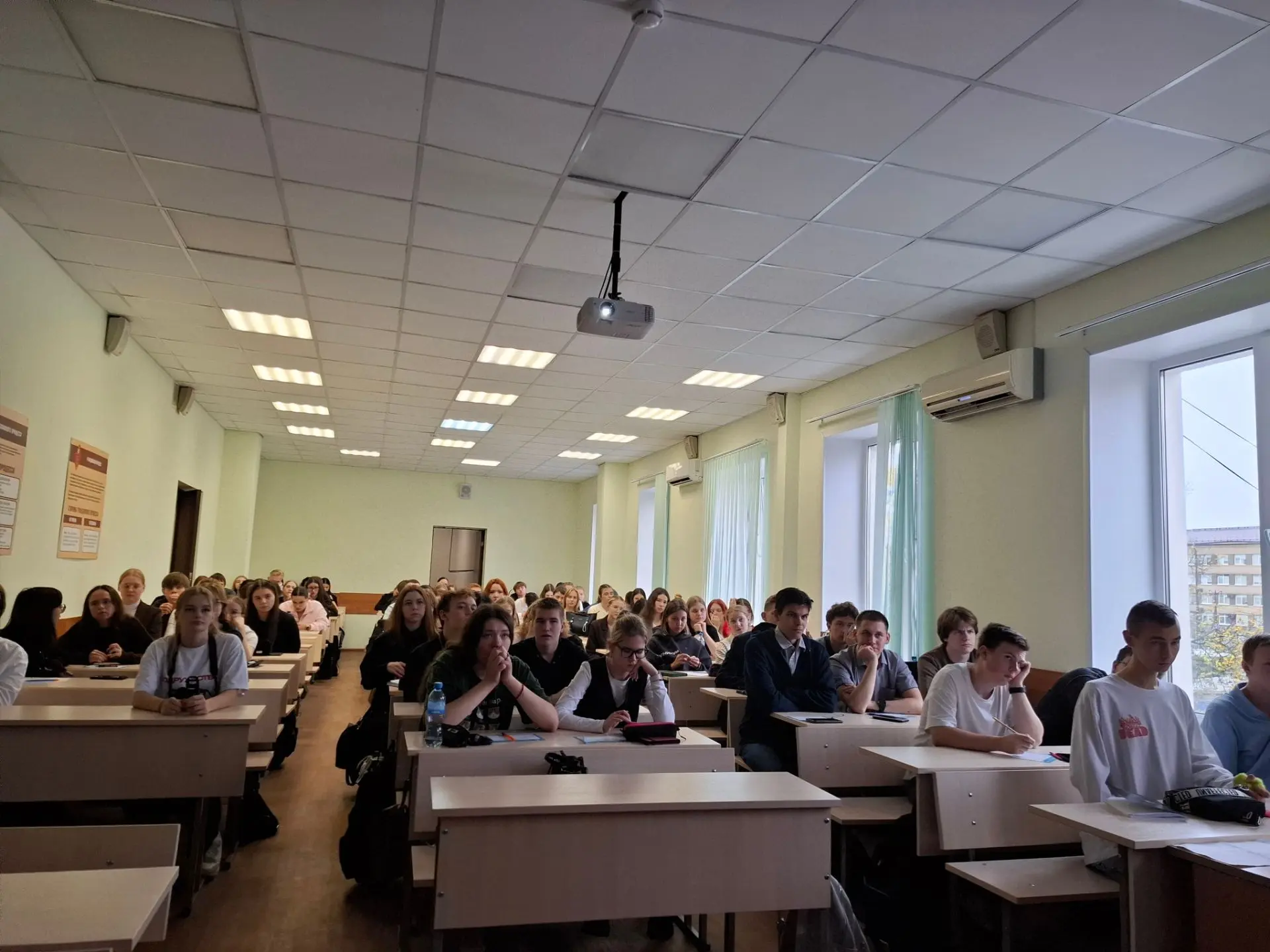 По итогам состоявшегося общения имею сказать следующее: наши будущие юристы оставили ли...