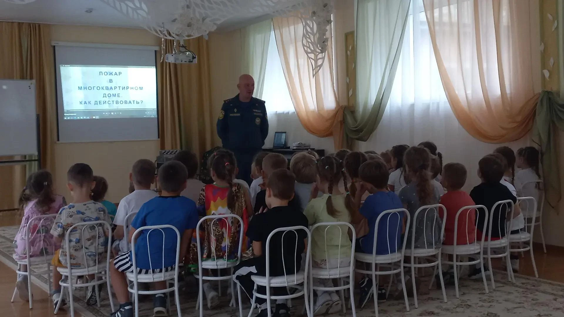 🎉 В рамках сетевой инновационной площадки в первом корпусе прошёл Урок безопасности — ...