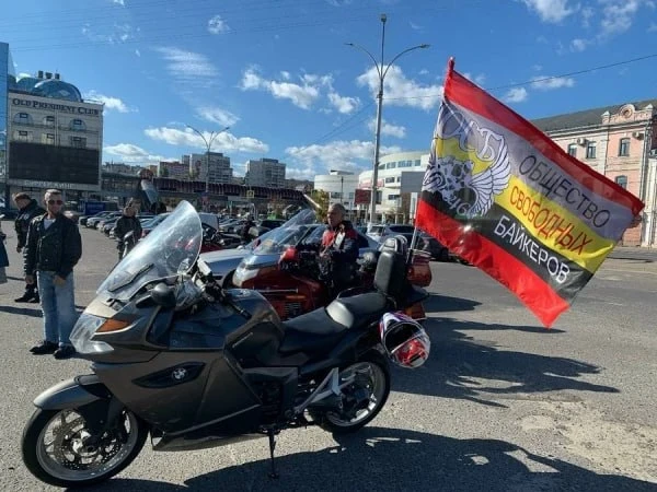 В Курске байкеры закрыли мотосезон массовым пробегом