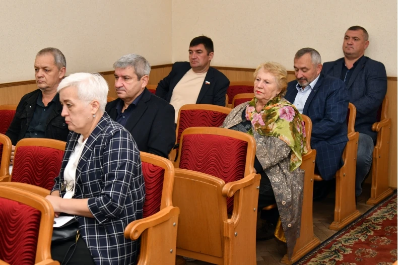 Приняла участие в заседании фракции партии «Единая Россия», которое провел руководитель...