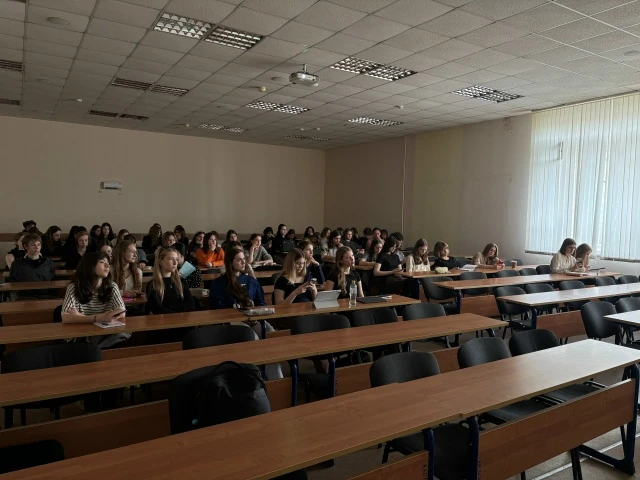 💜 Продолжаем знакомство с гуманитарными науками!