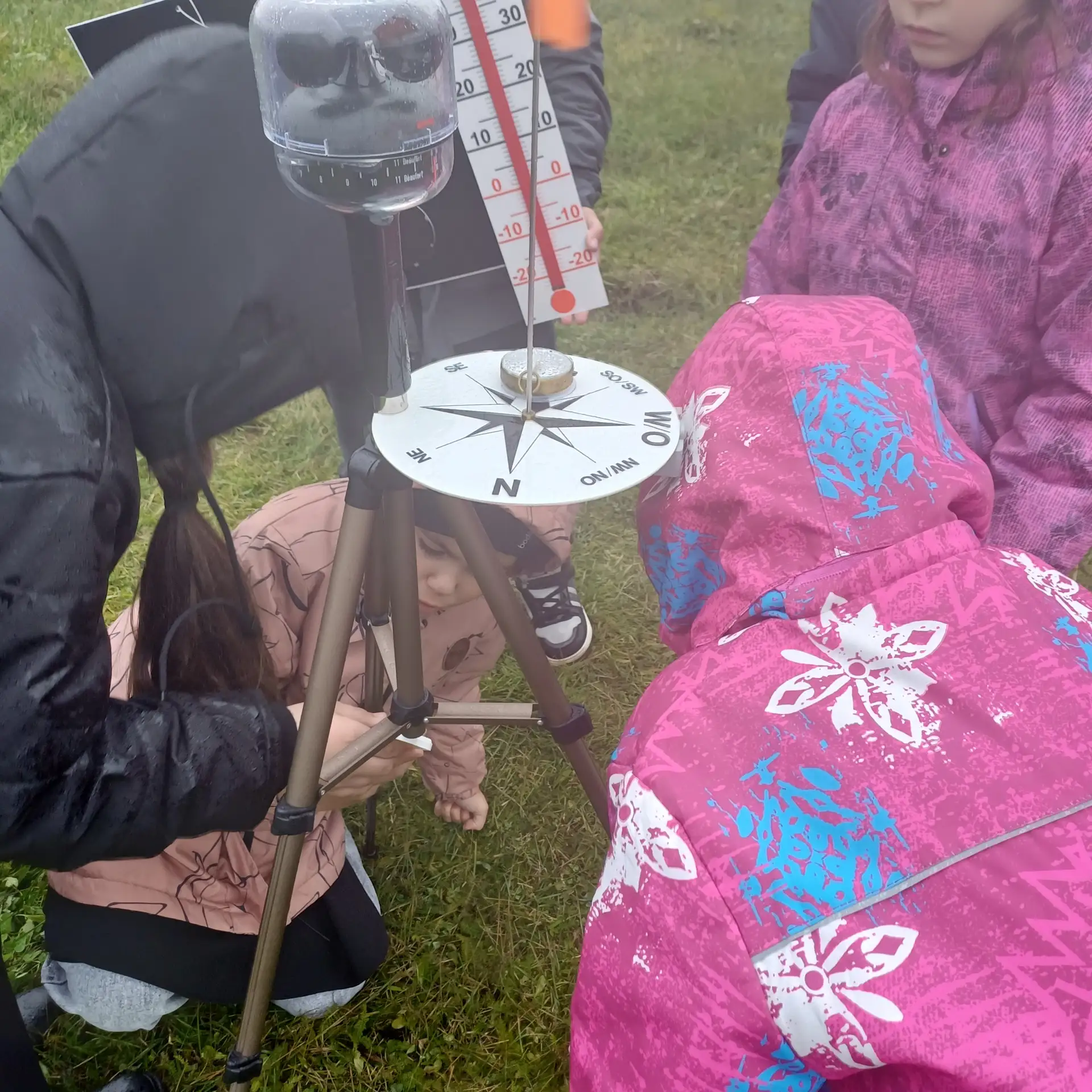 🔬🌧️ Юным учёным плохие погодные условия — не преграда!