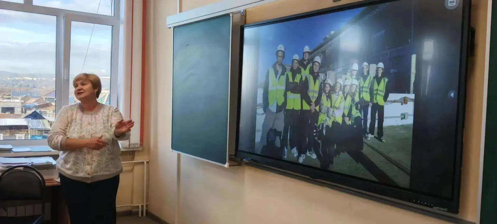 В школе прошла акция «Неделя без турникетов»: ученики 6–10 классов виртуально побывали ...