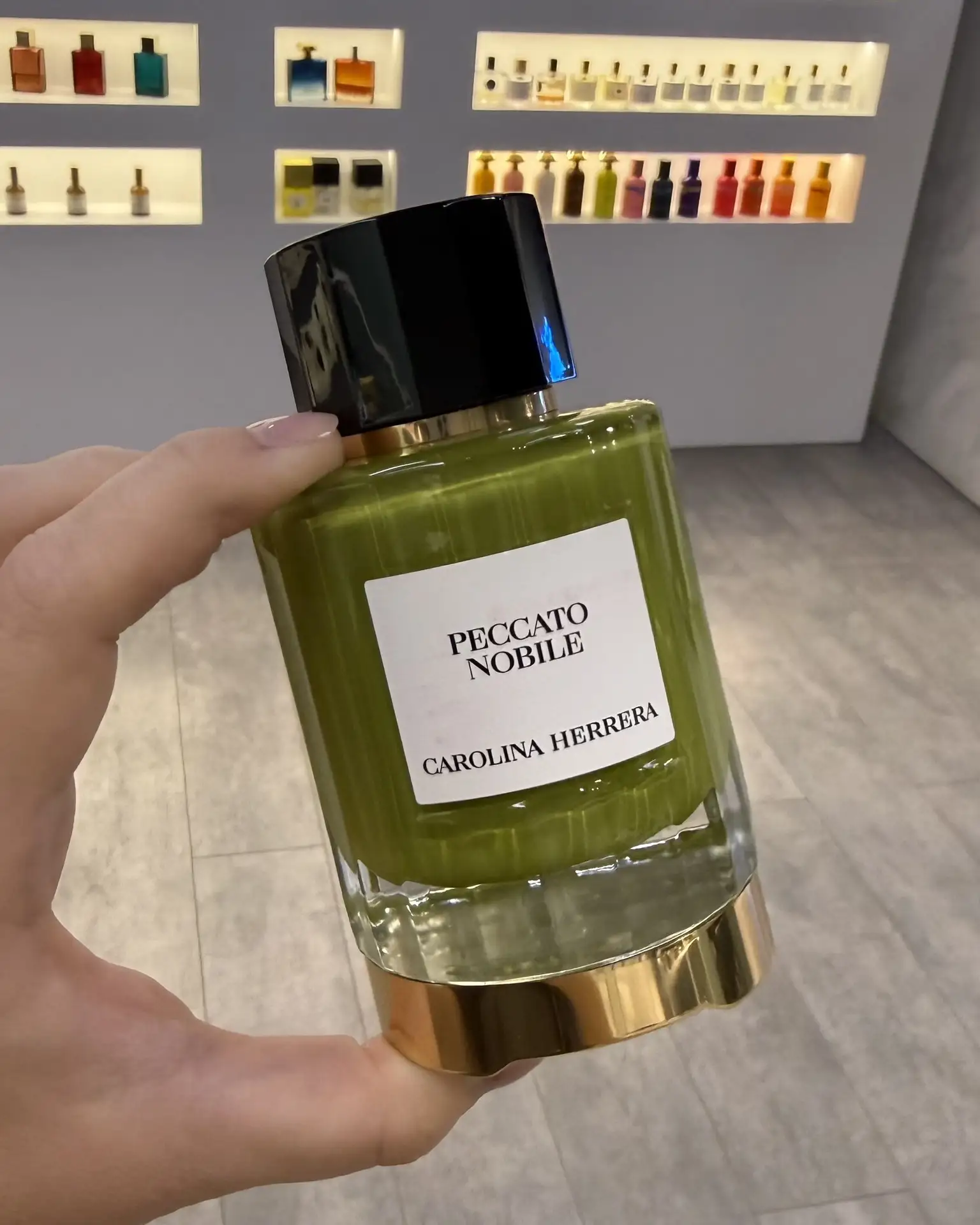 Новинка от Carolina Herrera!!! 💚