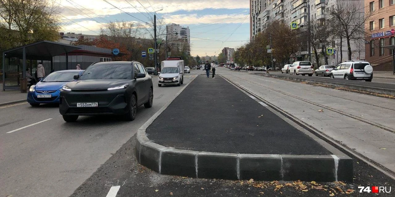 Водители шокированы новыми «островными» остановками на Свердловском проспекте
