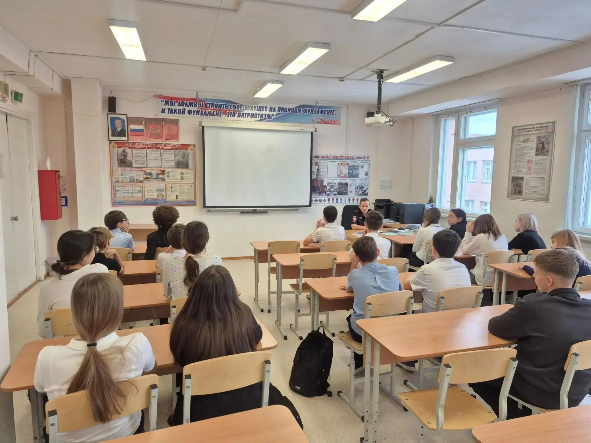 Кибербезопасность под контролем: школьникам Нижневартовского района рассказали, как про...