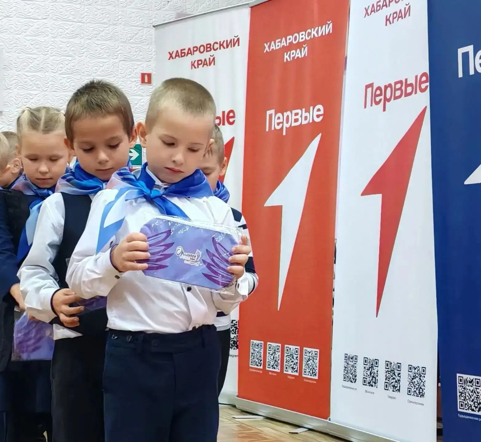 🎊В нашей школе состоялось торжественное посвящение первоклассников в ряды всероссийско...