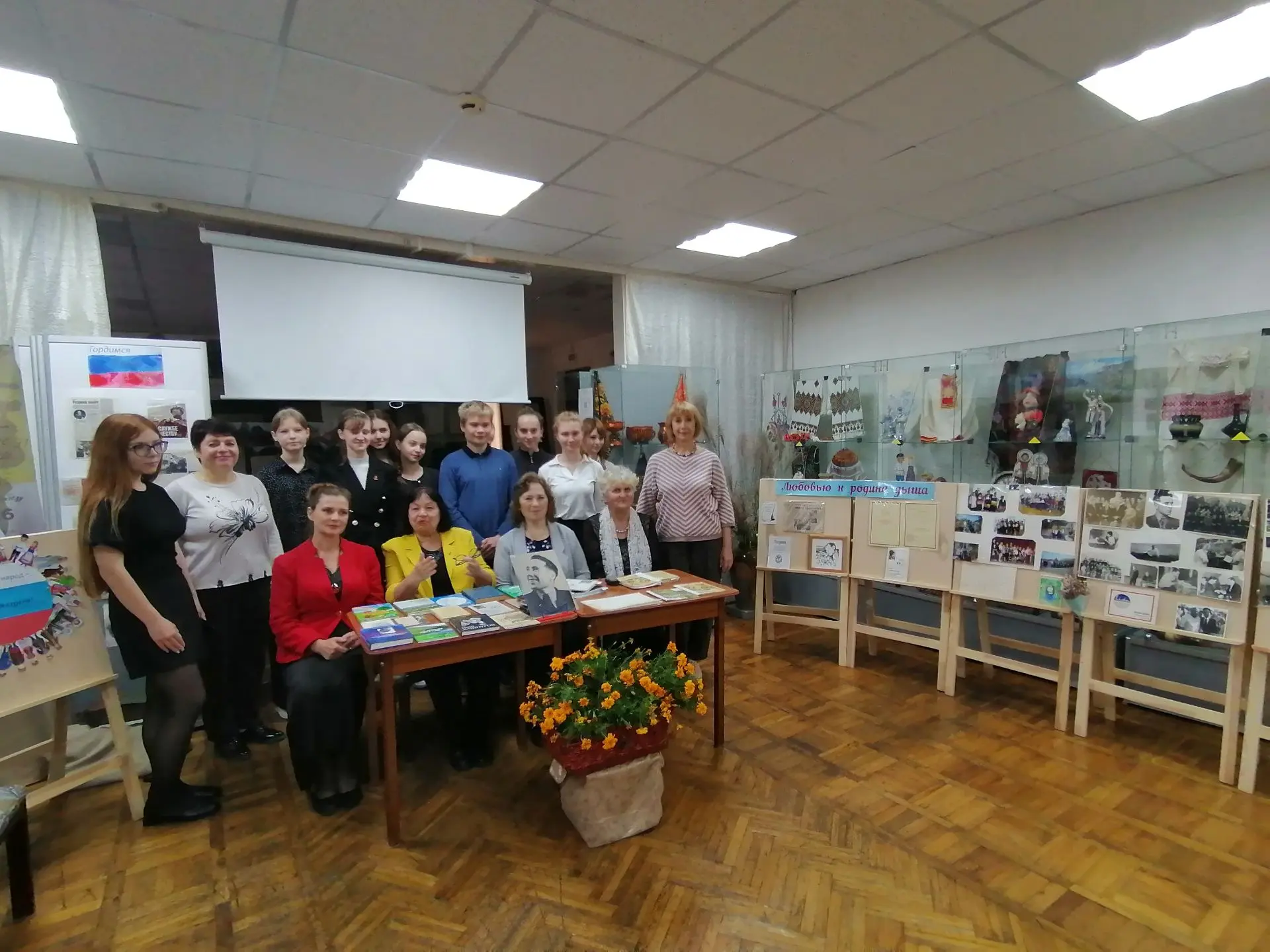 «В его стихах краса земли»