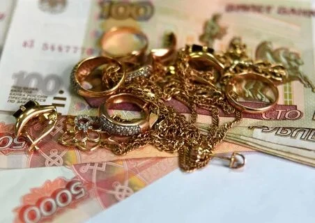 Междуреченск: супервайзер комиссионной сети присвоила деньги и золото, чтобы закрыть св...