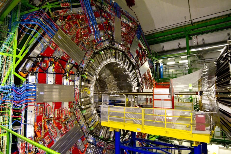 🔬 Проиграл спор на мороженое — попал в Nature Physics