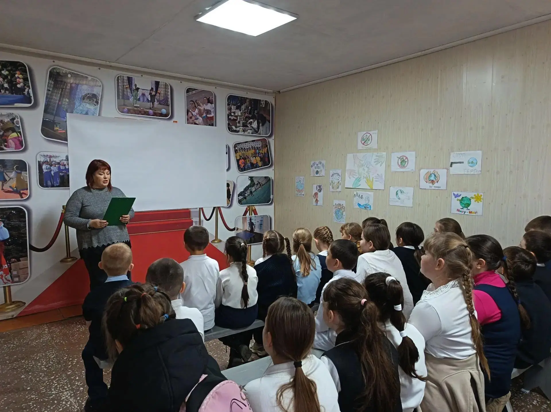 Сегодня в клубе для учащихся младших классов прошло мероприятие «Безопасный интернет». ...