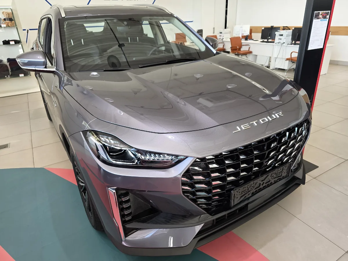 Jetour X70 Plus российской сборки — турбомотор, зимний пакет и очередь из таксистов.