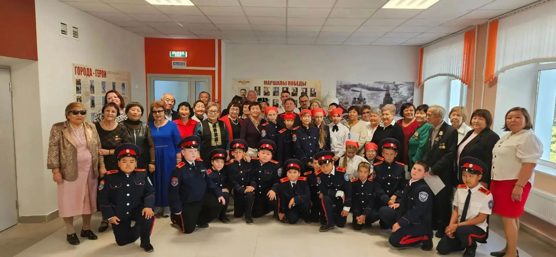 Красные косынки: связь поколений и любовь к родной земле