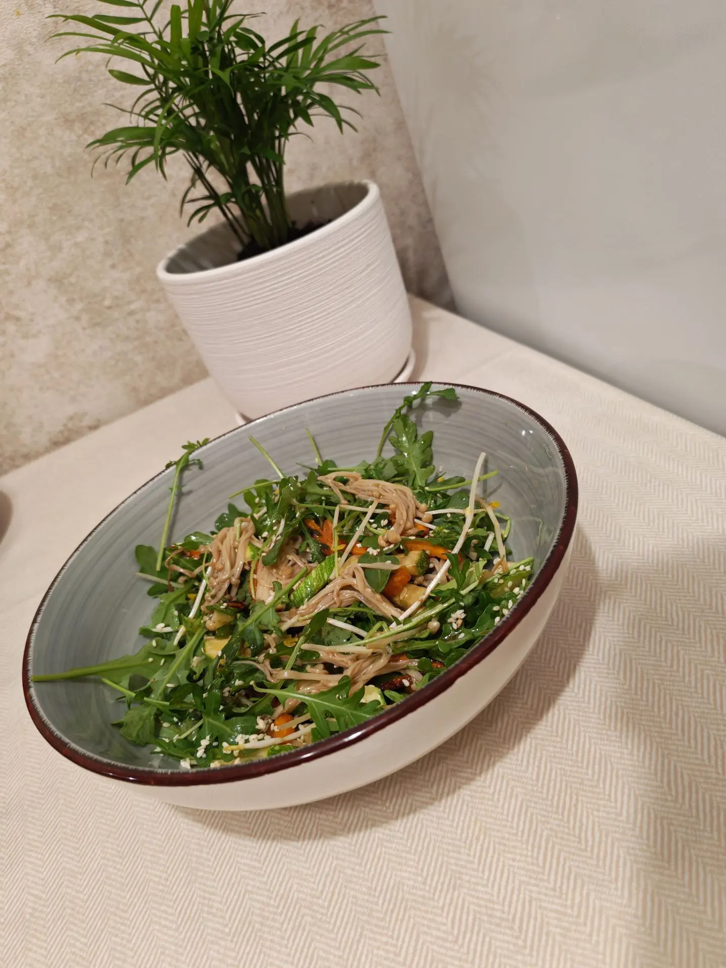 Салат с грибами Эноки был вчера у нас на ужин🥬🥕