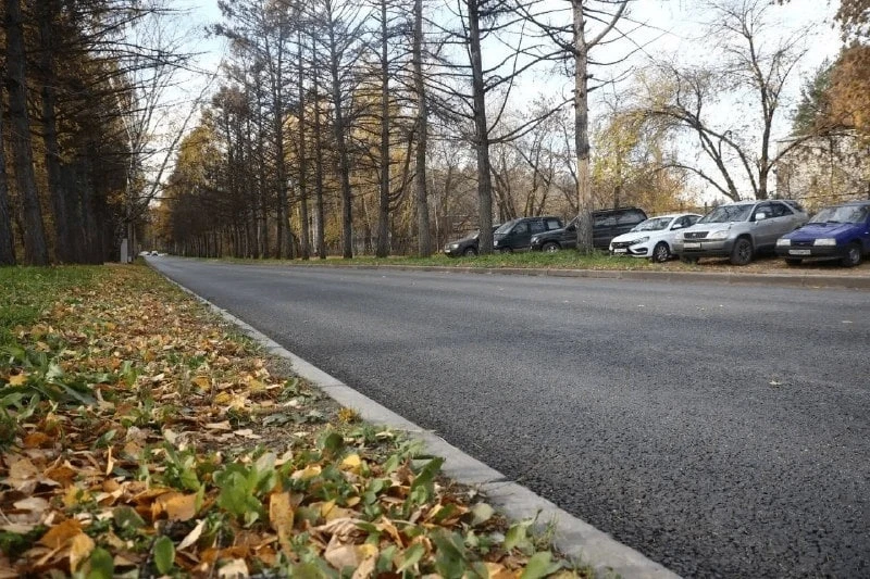 В Академгородке наконец-то закончили ремонт улицы Академика Будкера - сегодня ее приним...