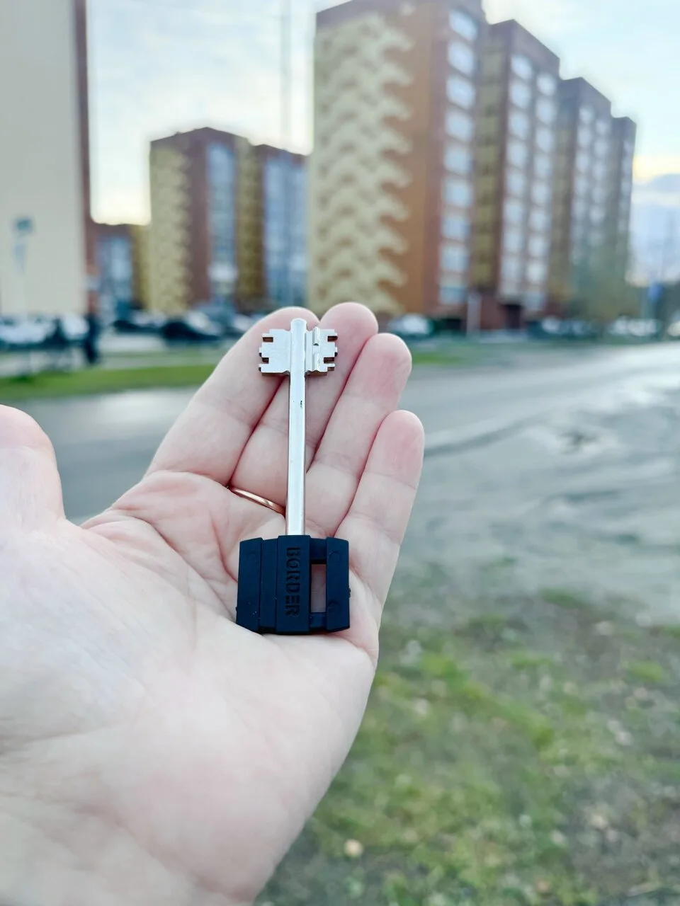 Найден ключ возле дома Интер 39
