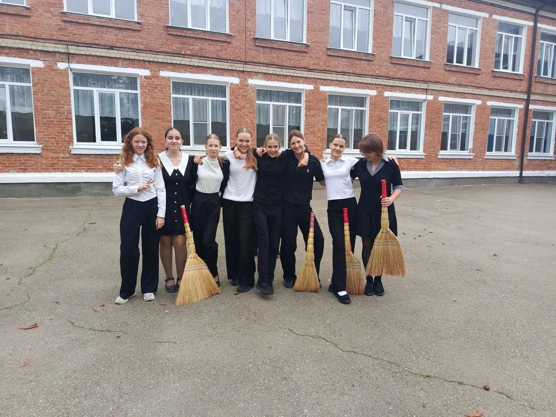 🍂 Чистота и порядок — залог уюта нашей школы!