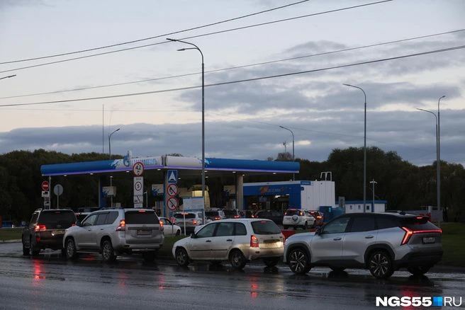 ⛽️В Омске в очередной раз взлетели цены на бензин.