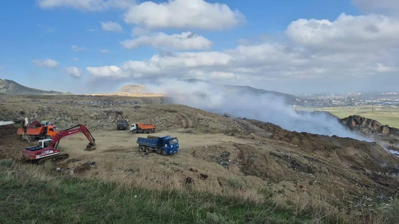 В Черкес-Кутане сегодня хотят потушить пожар на свалке
