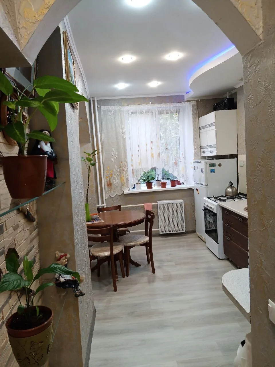 Продам 2-к. квартиру, 53 м², 2/3 эт. в Горловке, пр. Ленина