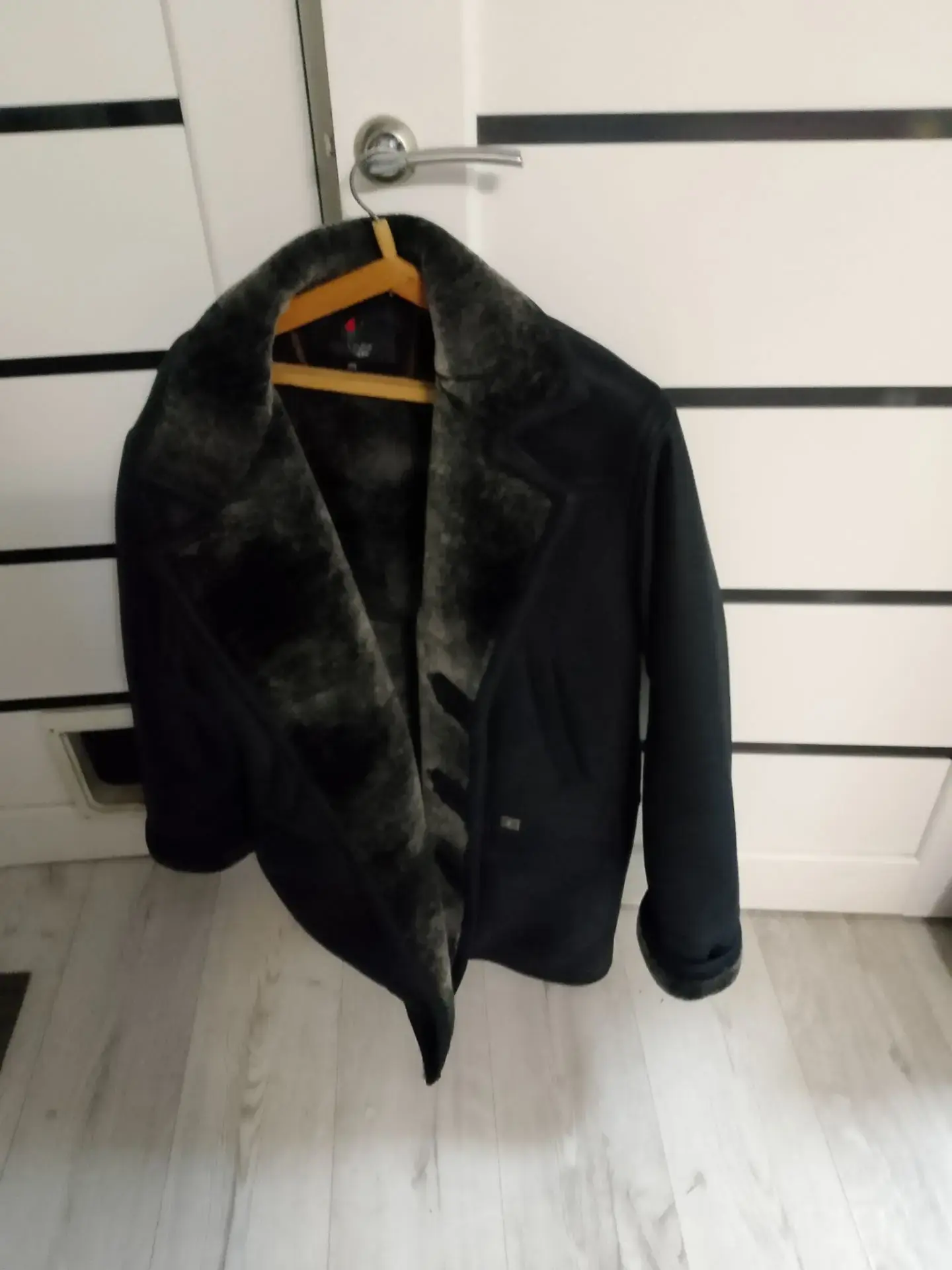 Продам мужские дубленку и куртку демисезонную. Размер 56. Цена по 4 тысячи каждая. Возм...