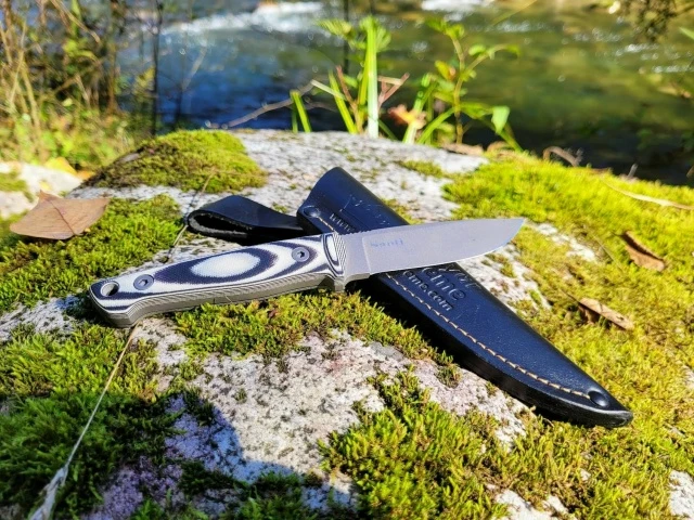 We don't see a lot of Santi pictures...Well built, sturdy and a very handy little knife.