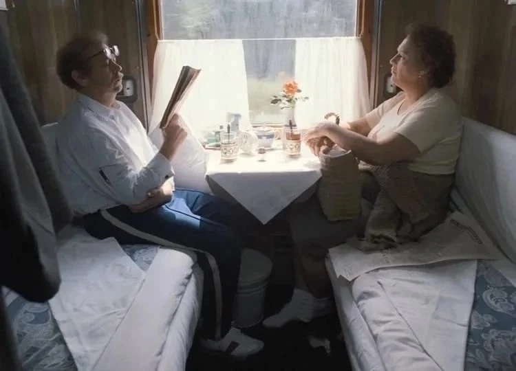 Вот твой билет, вот твой вагон...."🚂🚃🎞