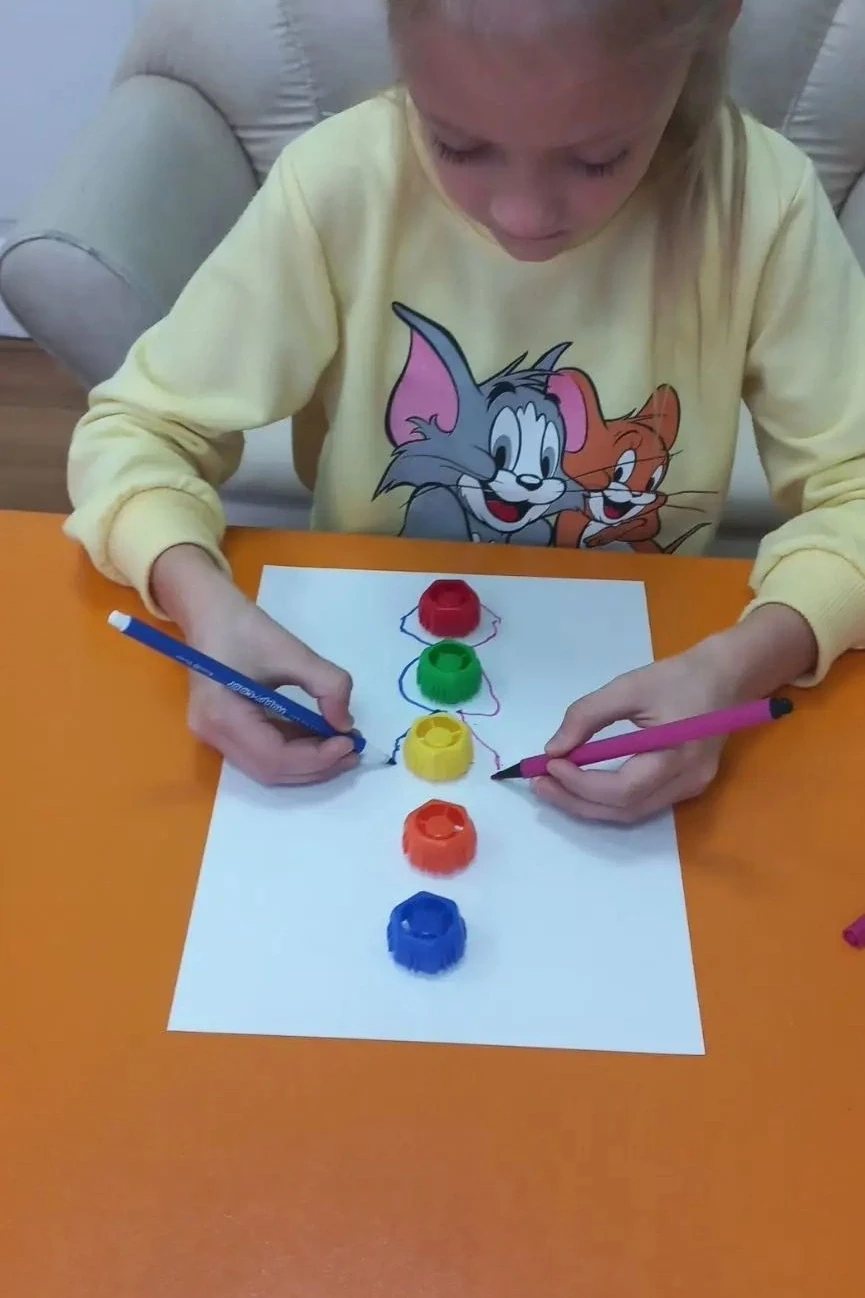 Ребята 1 подготовительной группы с удовольствием играют в нейроигры. 🧠Нейроигры - это ...