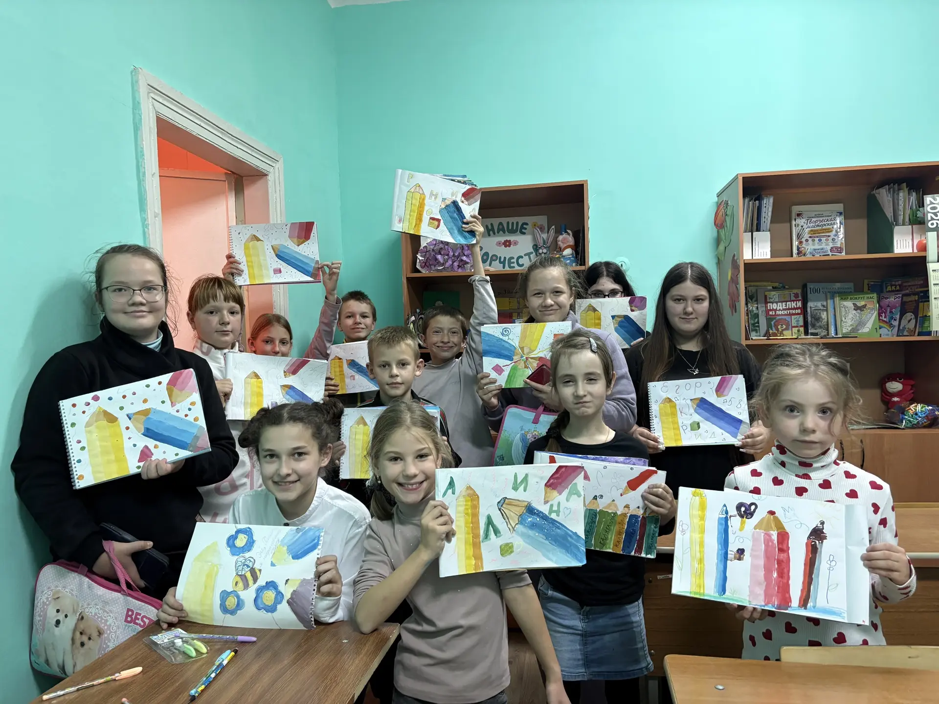 🎨 «Семья цветов»: как мы открывали тайны палитры в «Творческой мастерской»! 🎨