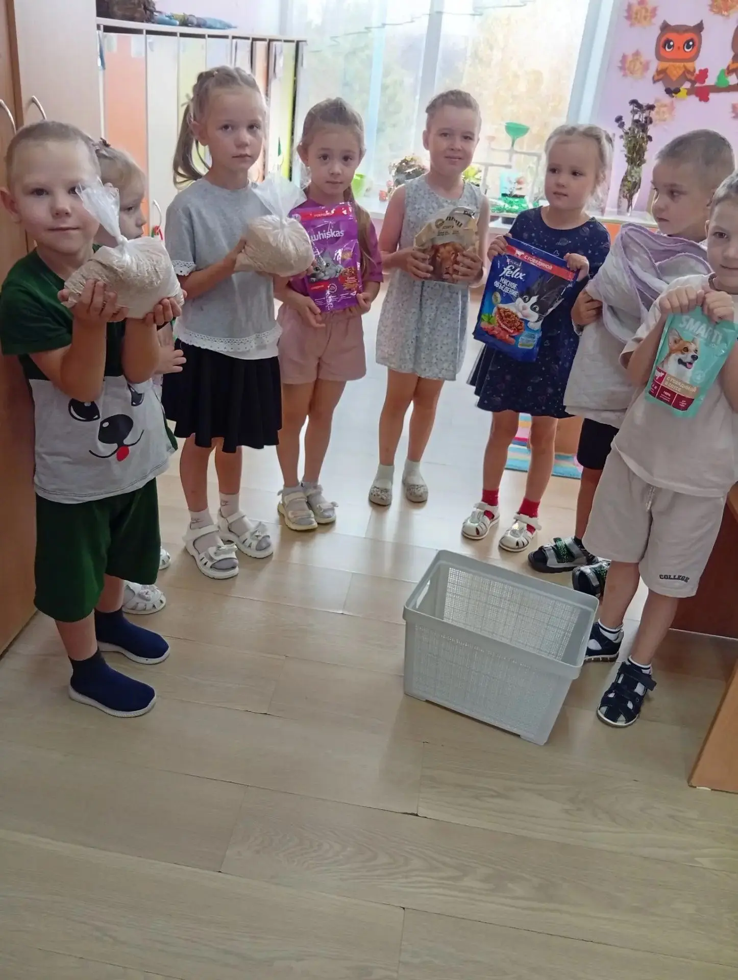 Доброта начинается с маленьких сердец! ❤️В  группе «Светлячок»  особенный день. Дети ре...