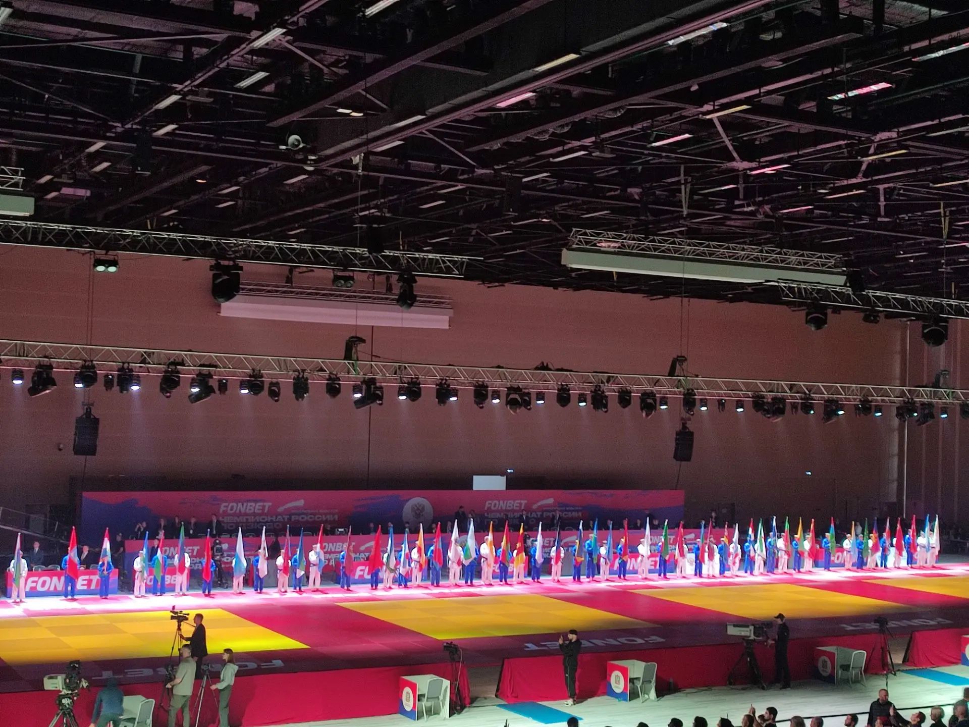 А прямо сейчас открытие Чемпионата России по Дзюдо.
