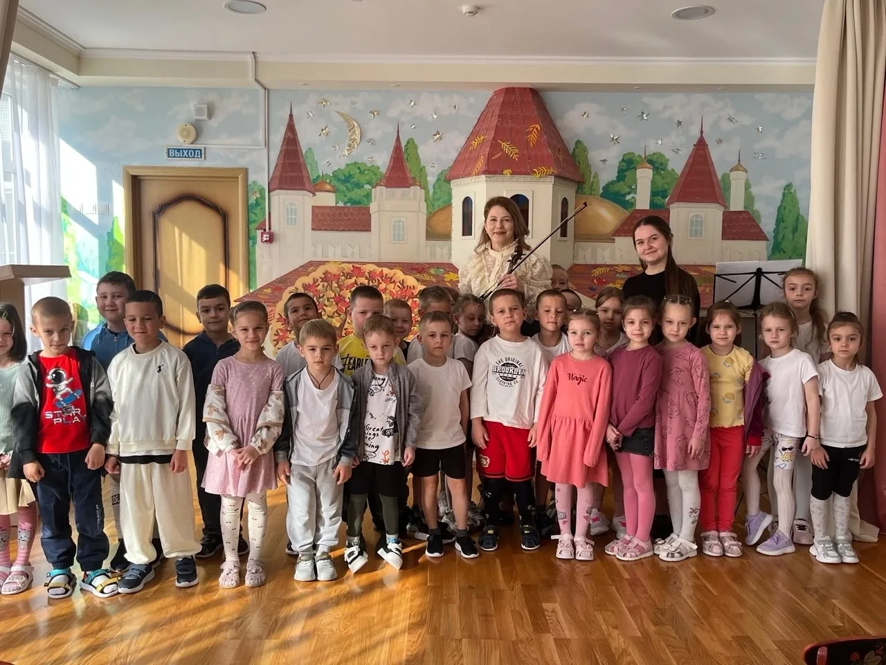 🎶️В рамках мероприятий школьного проекта "Малышкина филармония" в гостях у воспитанник...