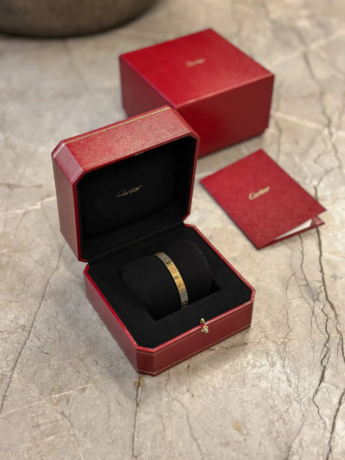 Новый гибкий браслет Cartier Love  flexible, желтое золото, везде wait list. Полный ком...